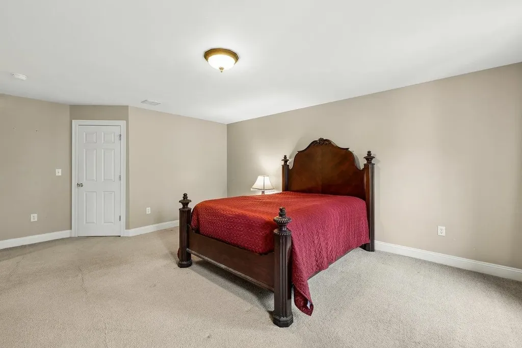 5 Millstone Terrace Bedford NH 03110