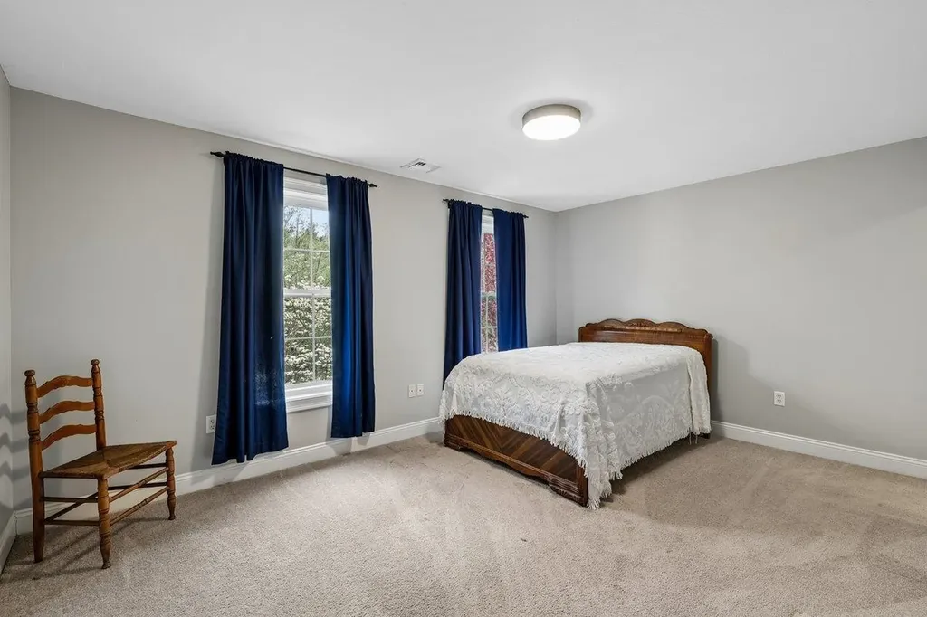 5 Millstone Terrace Bedford NH 03110