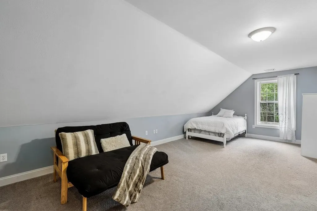 5 Millstone Terrace Bedford NH 03110