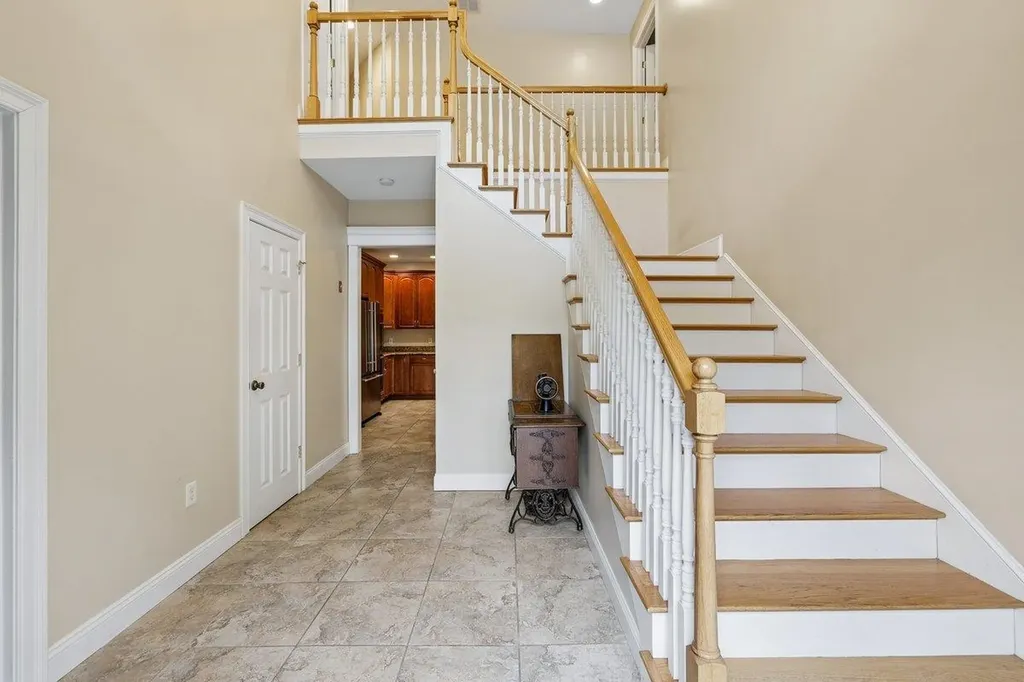 5 Millstone Terrace Bedford NH 03110