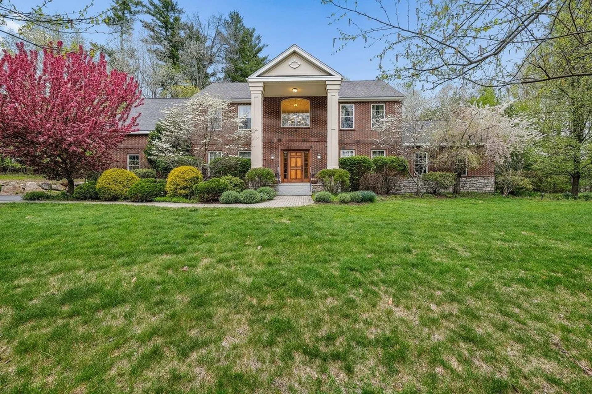 5 Millstone Terrace Bedford NH 03110