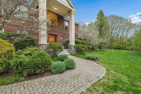 5 Millstone Terrace Bedford NH 03110