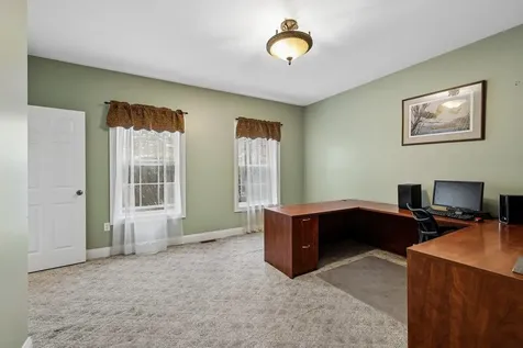5 Millstone Terrace Bedford NH 03110