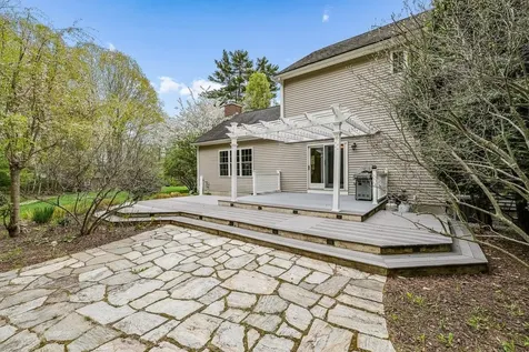 5 Millstone Terrace Bedford NH 03110
