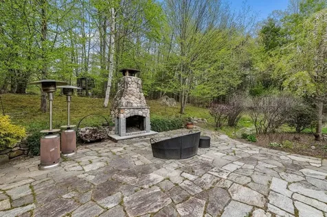 5 Millstone Terrace Bedford NH 03110