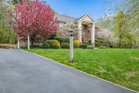5 Millstone Terrace Bedford NH 03110