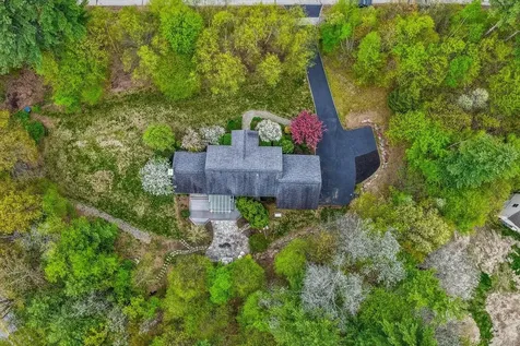 5 Millstone Terrace Bedford NH 03110