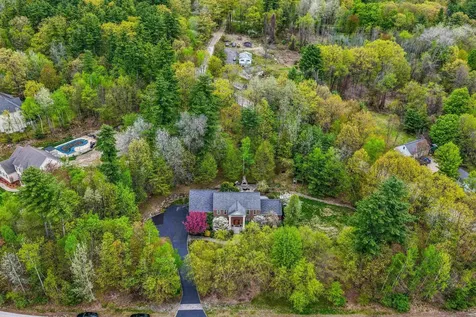 5 Millstone Terrace Bedford NH 03110