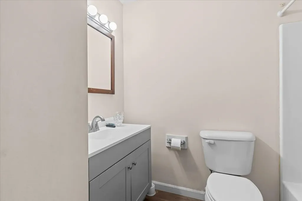 76 Ethan Allen Parkway Burlington VT 05408
