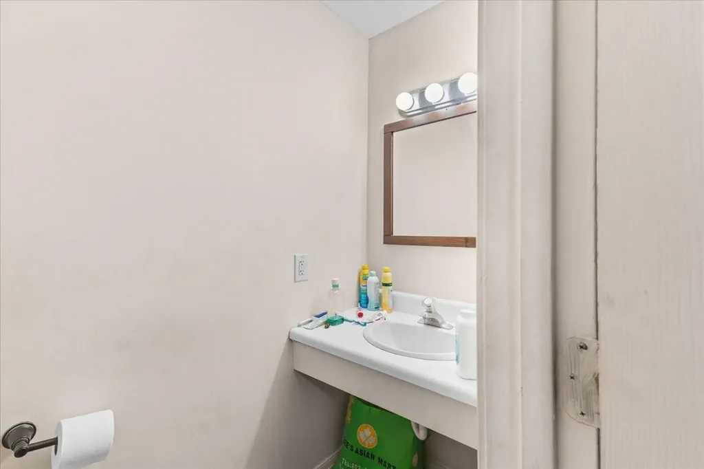 76 Ethan Allen Parkway Burlington VT 05408