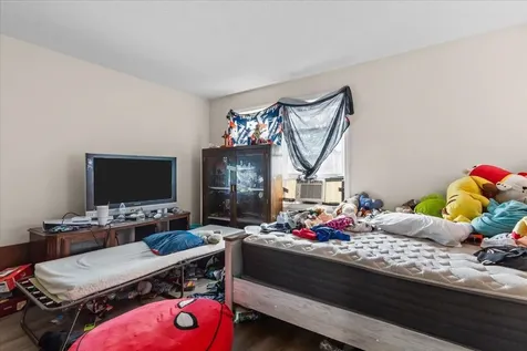 76 Ethan Allen Parkway Burlington VT 05408
