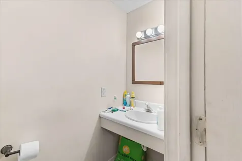 76 Ethan Allen Parkway Burlington VT 05408