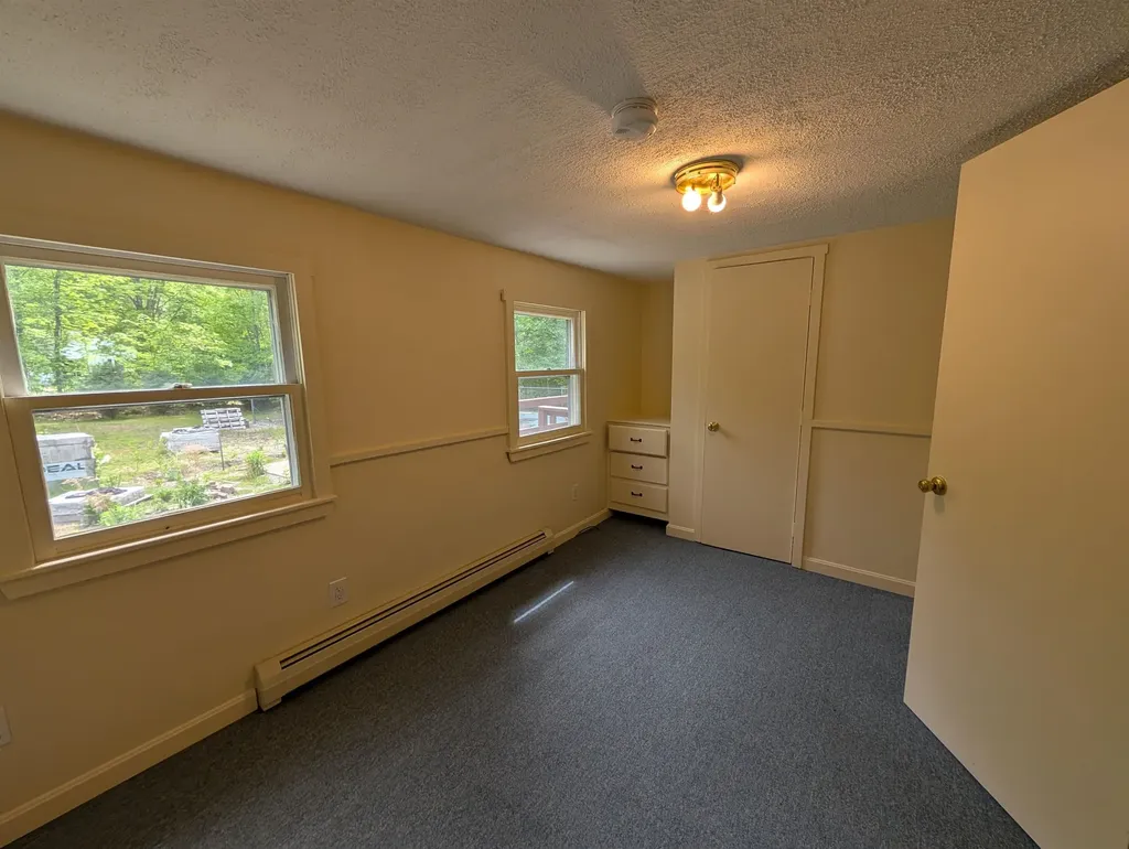 22 Jenny Lane Campton NH 03223