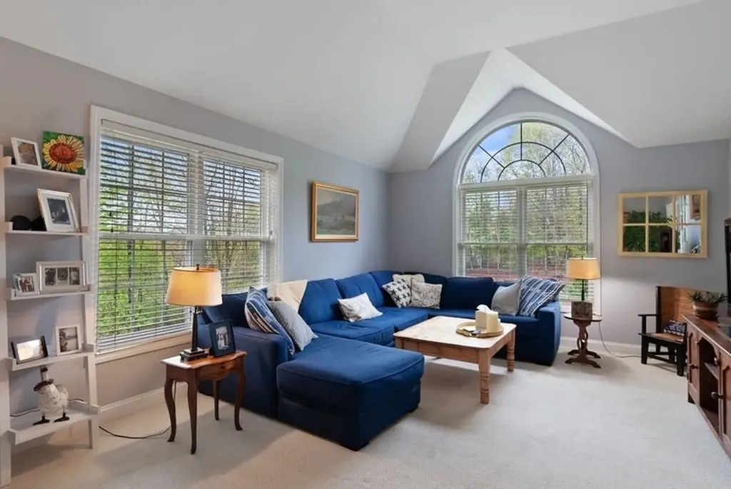 80 Ridgetop Lane Henniker NH 03242