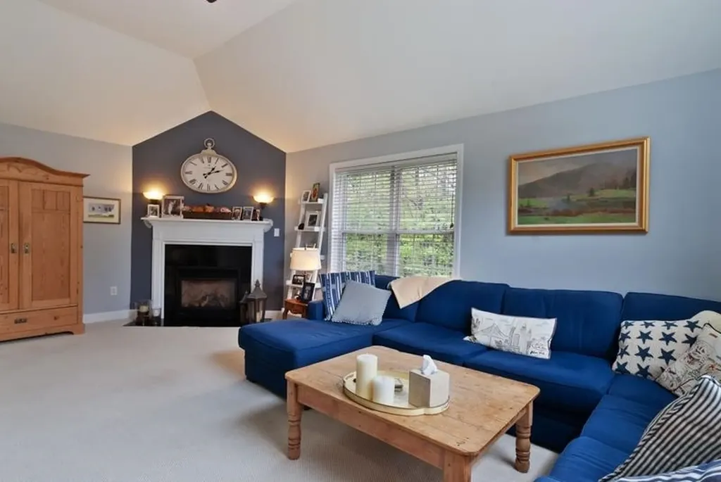 80 Ridgetop Lane Henniker NH 03242