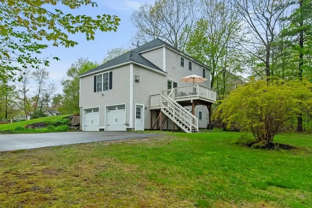 80 Ridgetop Lane Henniker NH 03242