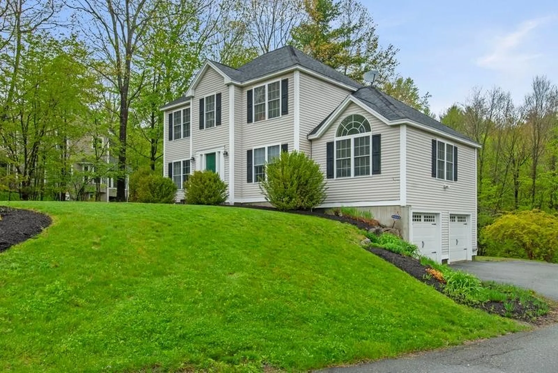 80 Ridgetop Lane Henniker NH 03242