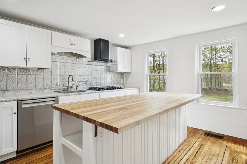 46 North Road Sunapee NH 03782