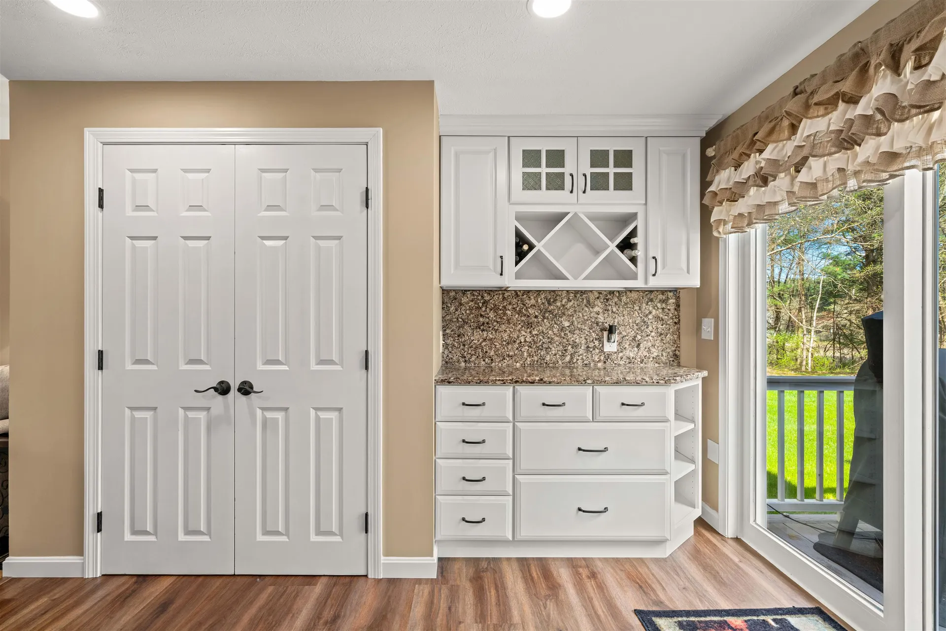 5 Spicebush Circle Litchfield NH 03052