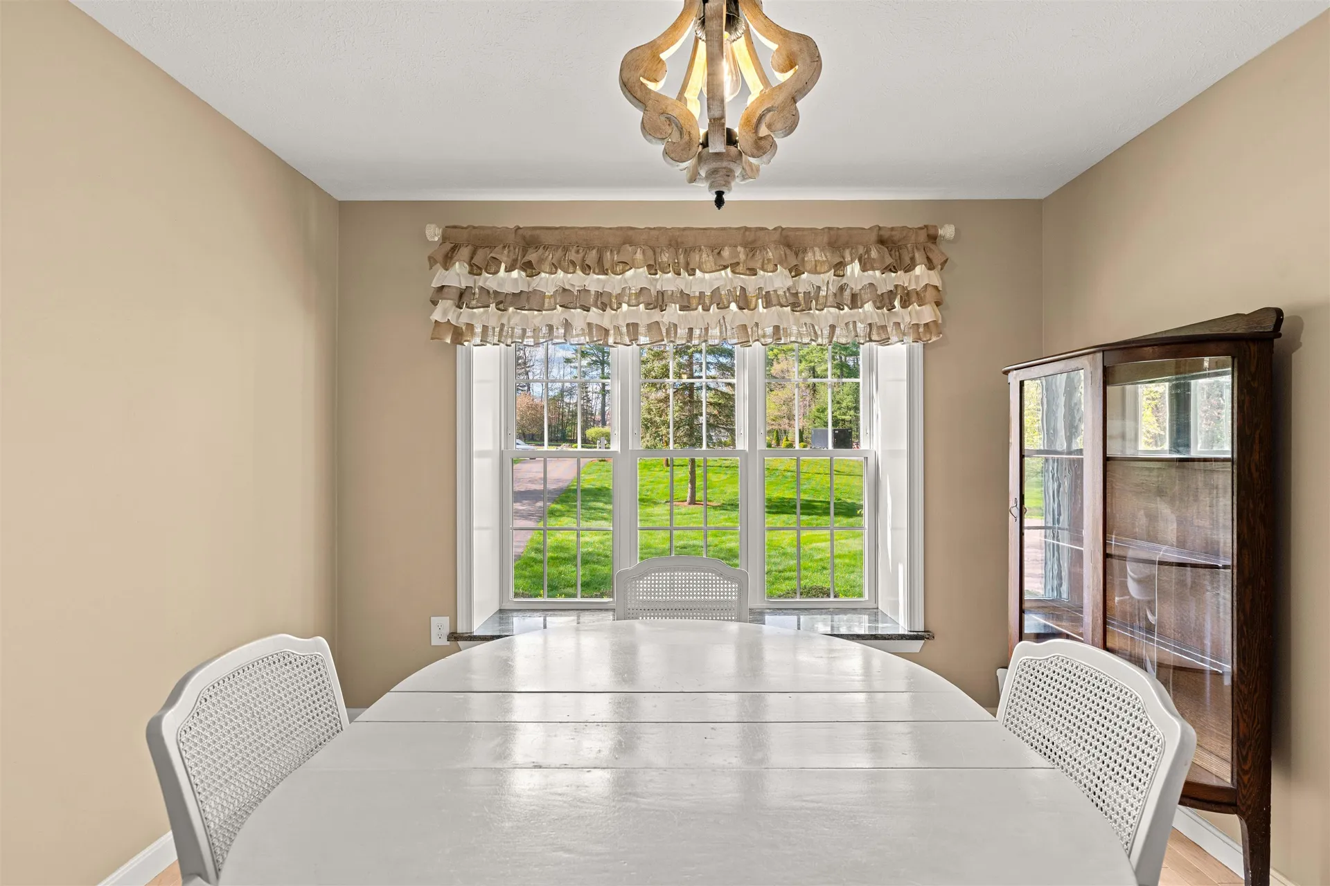 5 Spicebush Circle Litchfield NH 03052