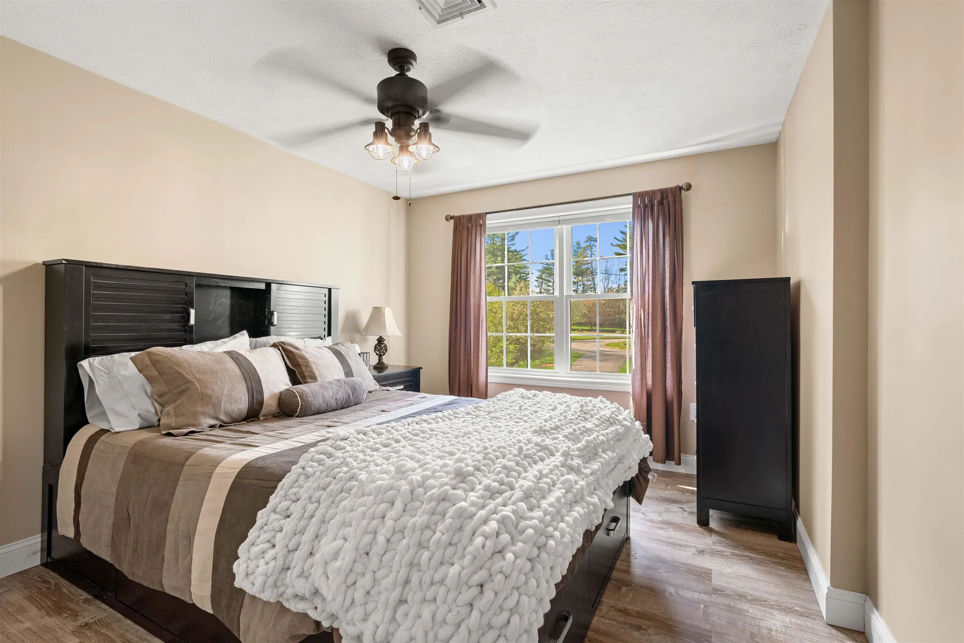 5 Spicebush Circle Litchfield NH 03052