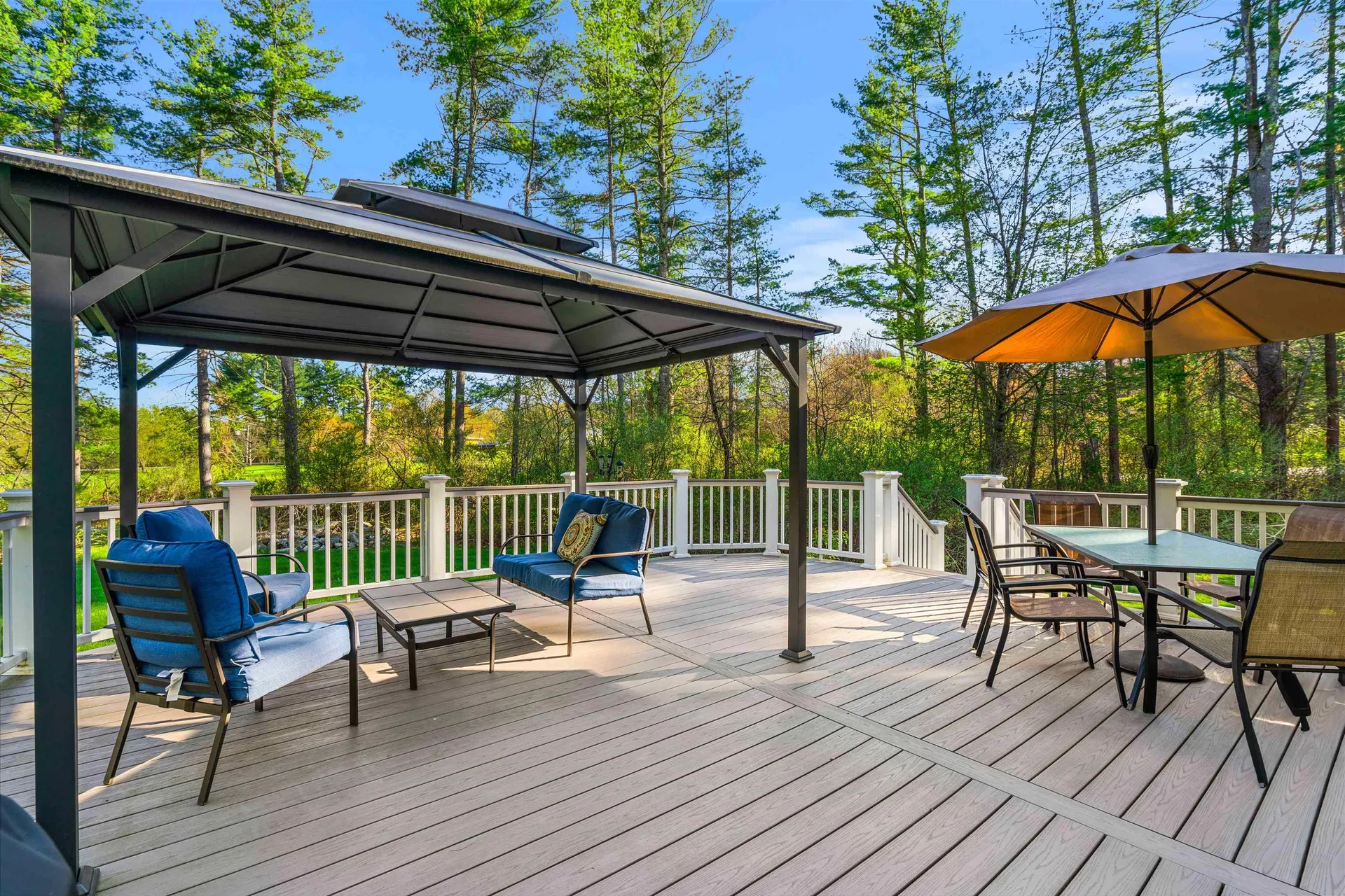 5 Spicebush Circle Litchfield NH 03052