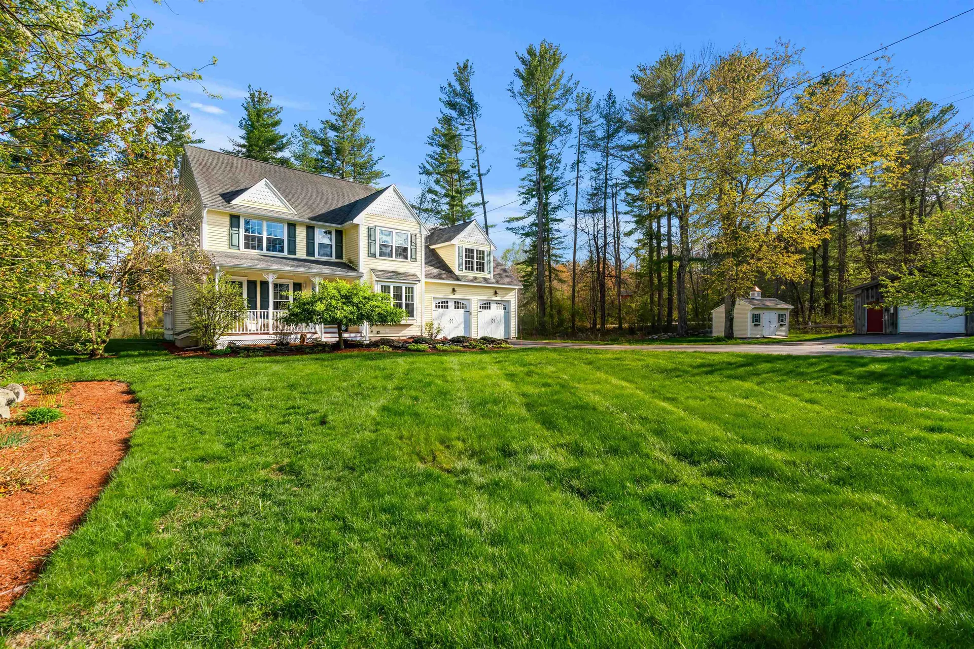 5 Spicebush Circle Litchfield NH 03052