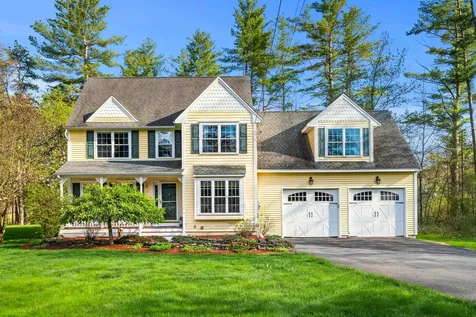 5 Spicebush Circle Litchfield NH 03052