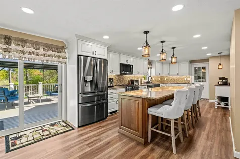 5 Spicebush Circle Litchfield NH 03052
