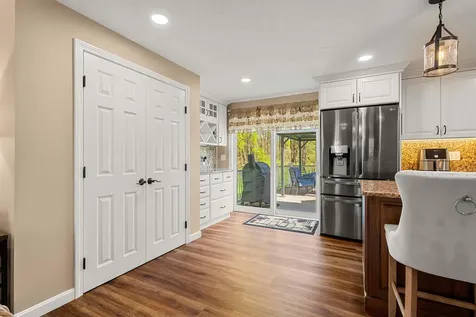 5 Spicebush Circle Litchfield NH 03052