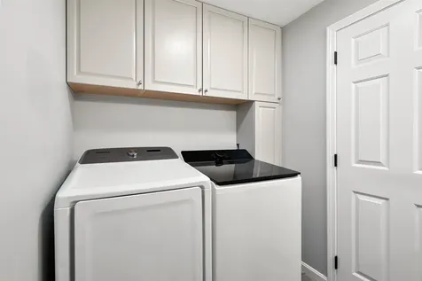 5 Spicebush Circle Litchfield NH 03052