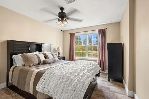 5 Spicebush Circle Litchfield NH 03052