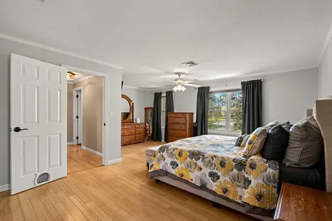 5 Spicebush Circle Litchfield NH 03052