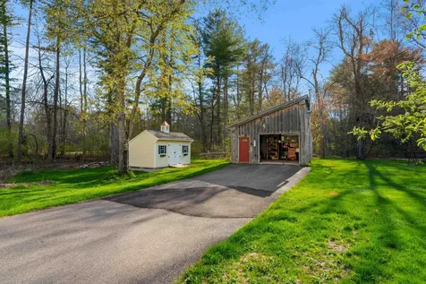 5 Spicebush Circle Litchfield NH 03052