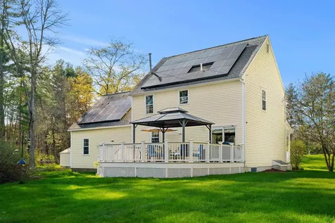5 Spicebush Circle Litchfield NH 03052