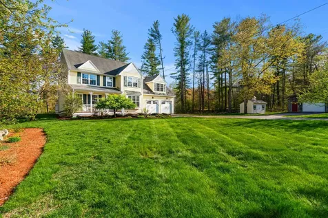 5 Spicebush Circle Litchfield NH 03052