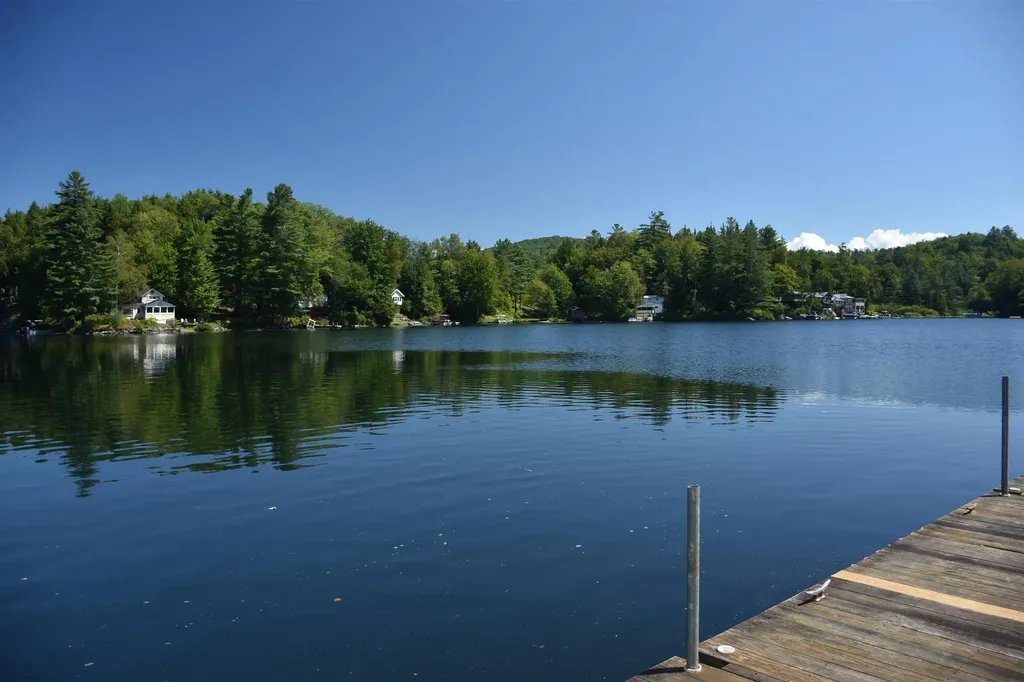 195 Meadow Lane Woodbury VT 05681