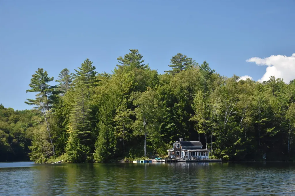 195 Meadow Lane Woodbury VT 05681