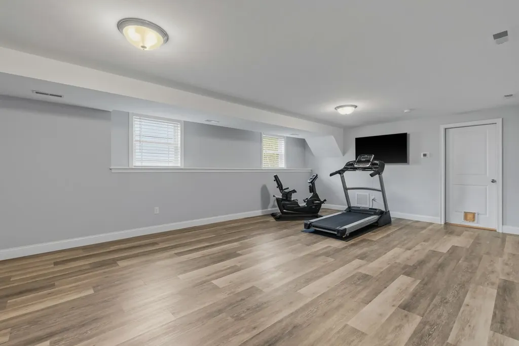 10 Wilson Way Brentwood NH 03833