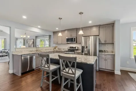10 Wilson Way Brentwood NH 03833