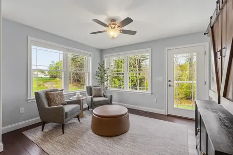10 Wilson Way Brentwood NH 03833