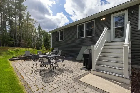 10 Wilson Way Brentwood NH 03833