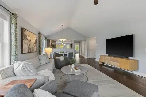 10 Wilson Way Brentwood NH 03833