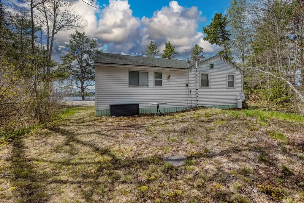 104 Bailey Road Effingham NH 03882