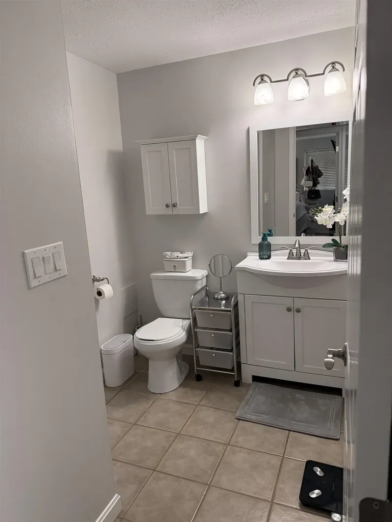 11 Blackstone Drive Nashua NH 03063