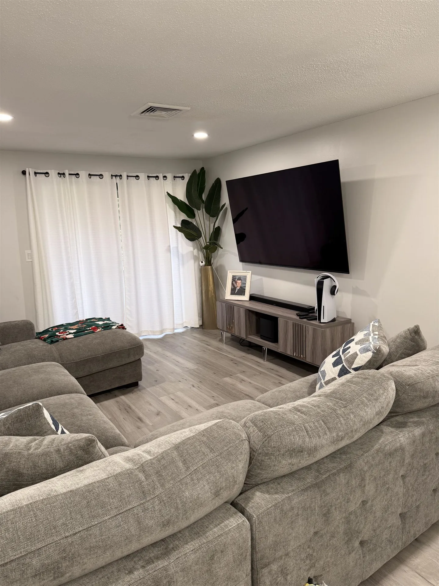 11 Blackstone Drive Nashua NH 03063