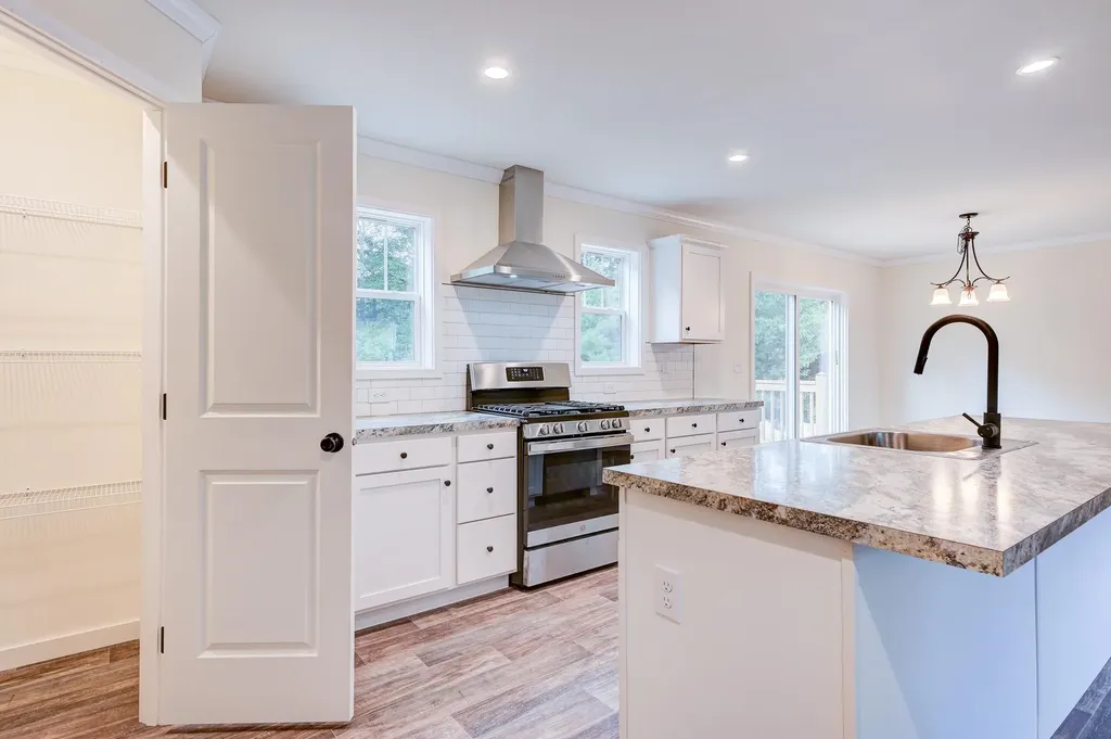 234 East Main Street Conway NH 03818