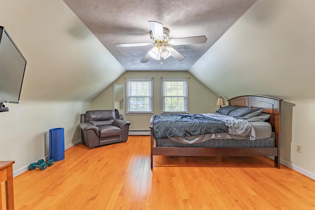 34 Oakhill Avenue Attleboro MA 02703