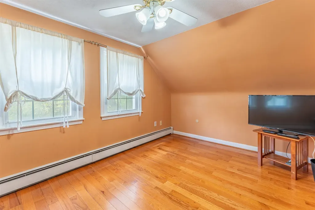 34 Oakhill Avenue Attleboro MA 02703