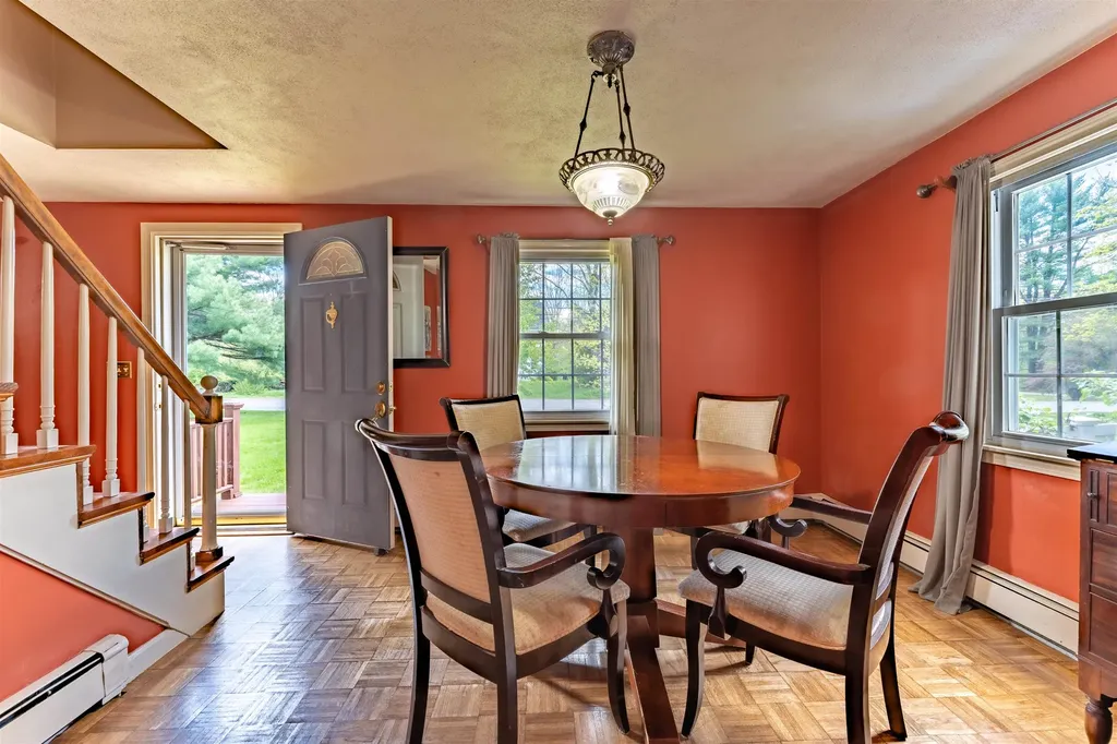 34 Oakhill Avenue Attleboro MA 02703